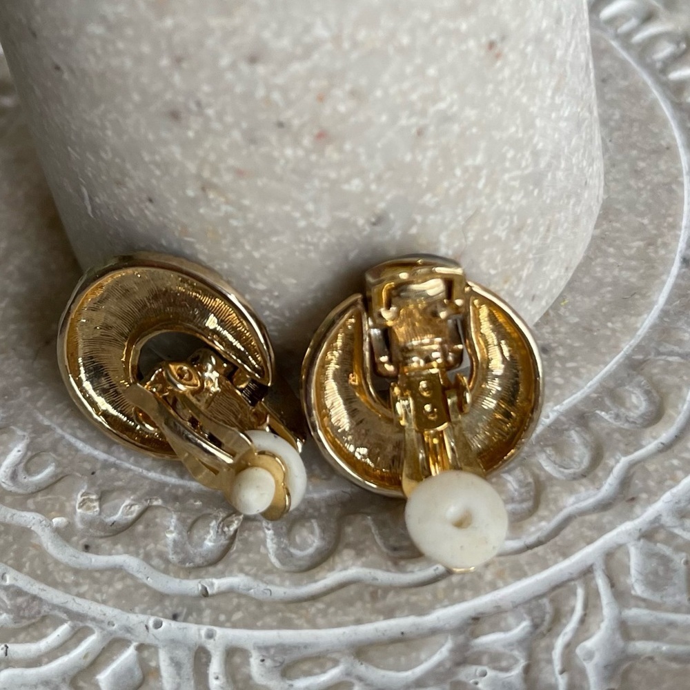 Vintage Gold and Black Leopard Print Clip‎ On Earing - Picture 2 of 8